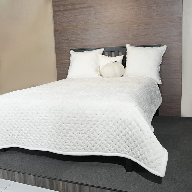 Set Quilt Sulaman Benang Emas